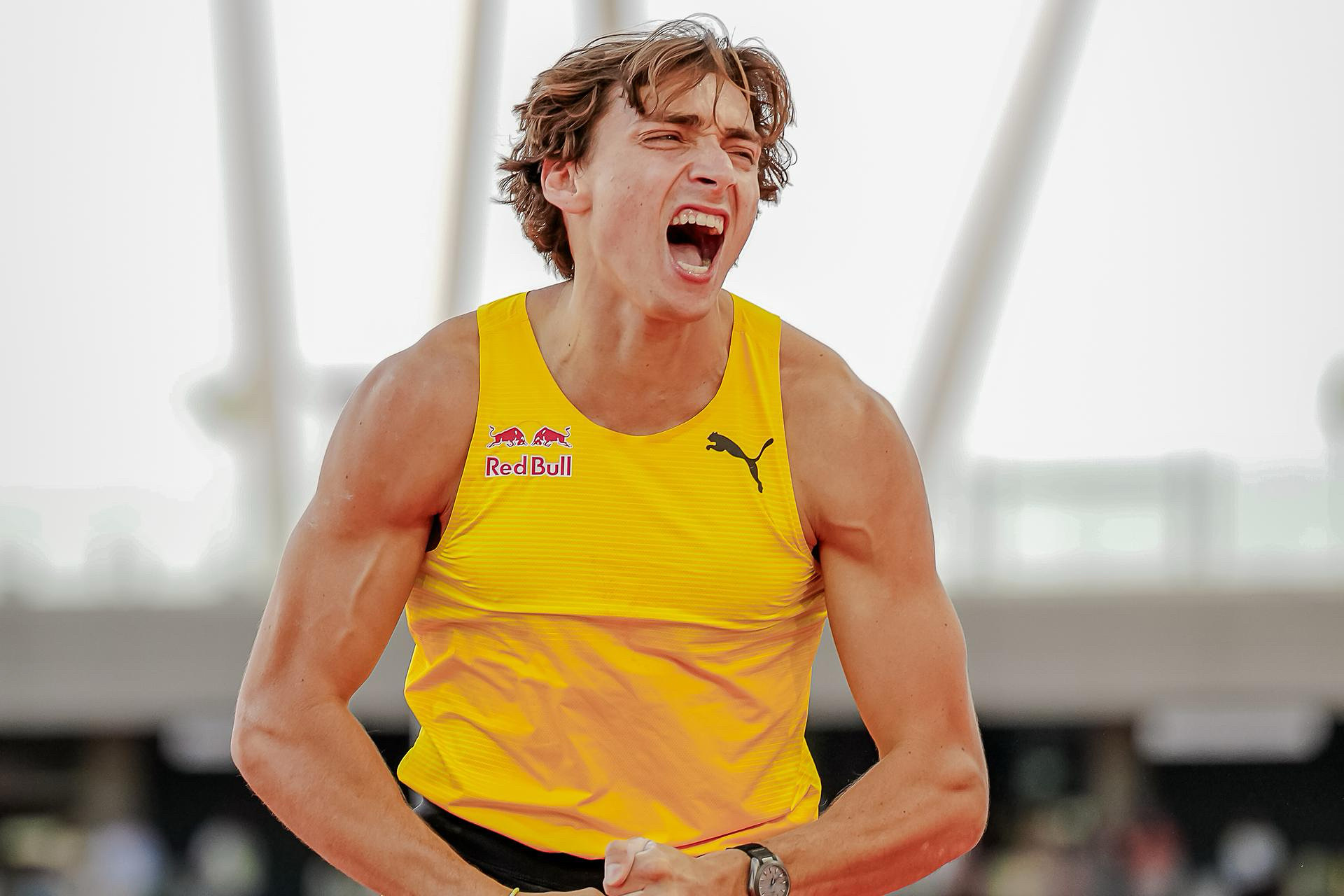 Mondo Duplantis Budapeştdə 13-cü dünya rekordunu qırdı